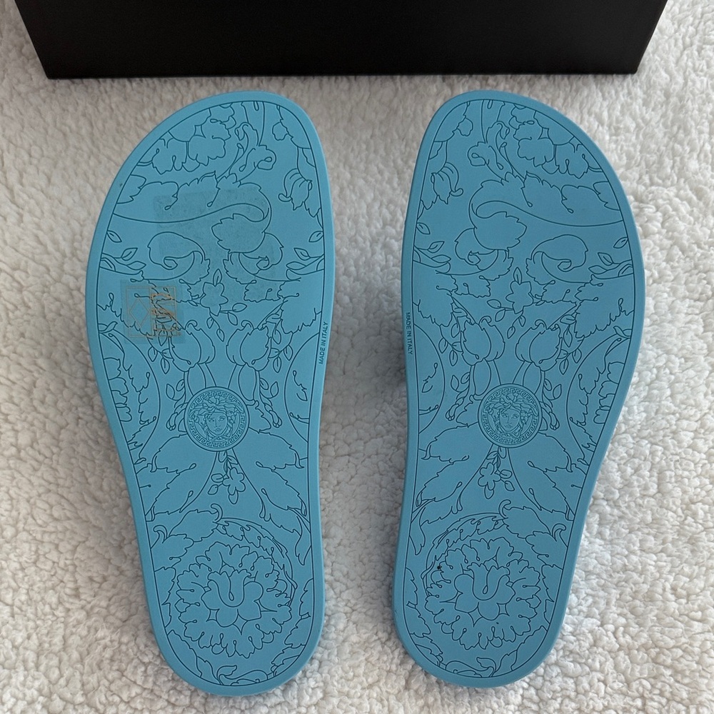 Versace Pool Slides - Picture 6 of 11
